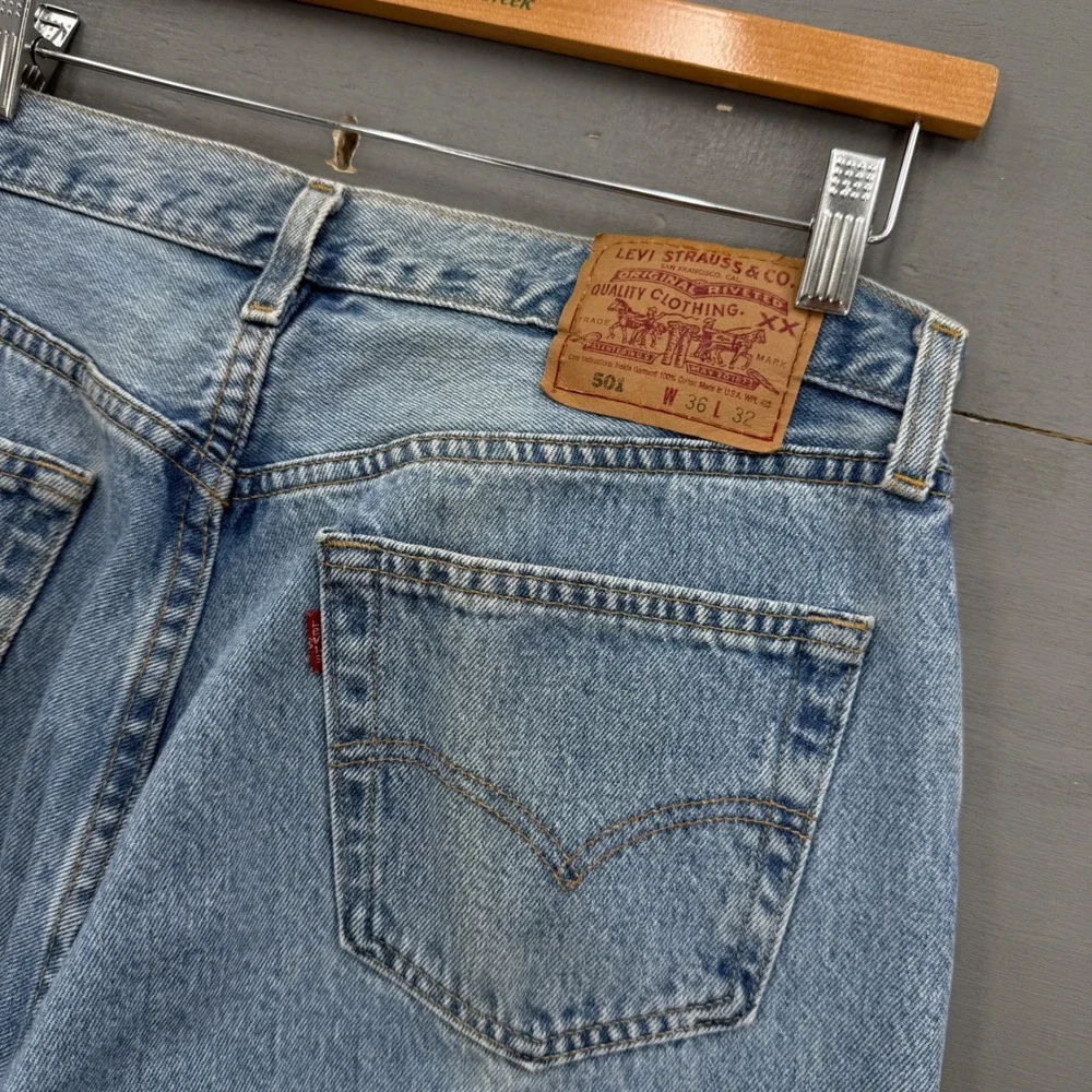 Vintage Levi's 501 XX Jeans Light Wash Vintage Made in USA Faded 34 x 32